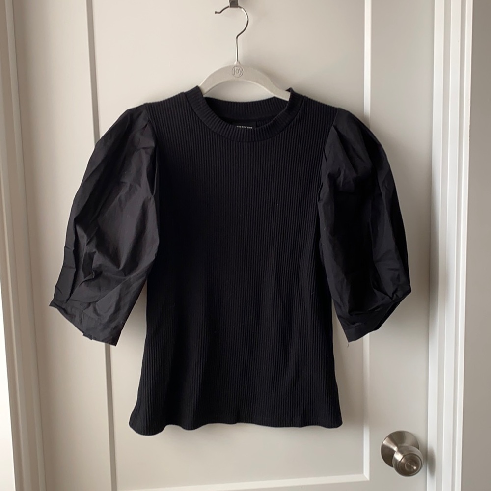 Who What Wear XS black top with dramatic sleeves